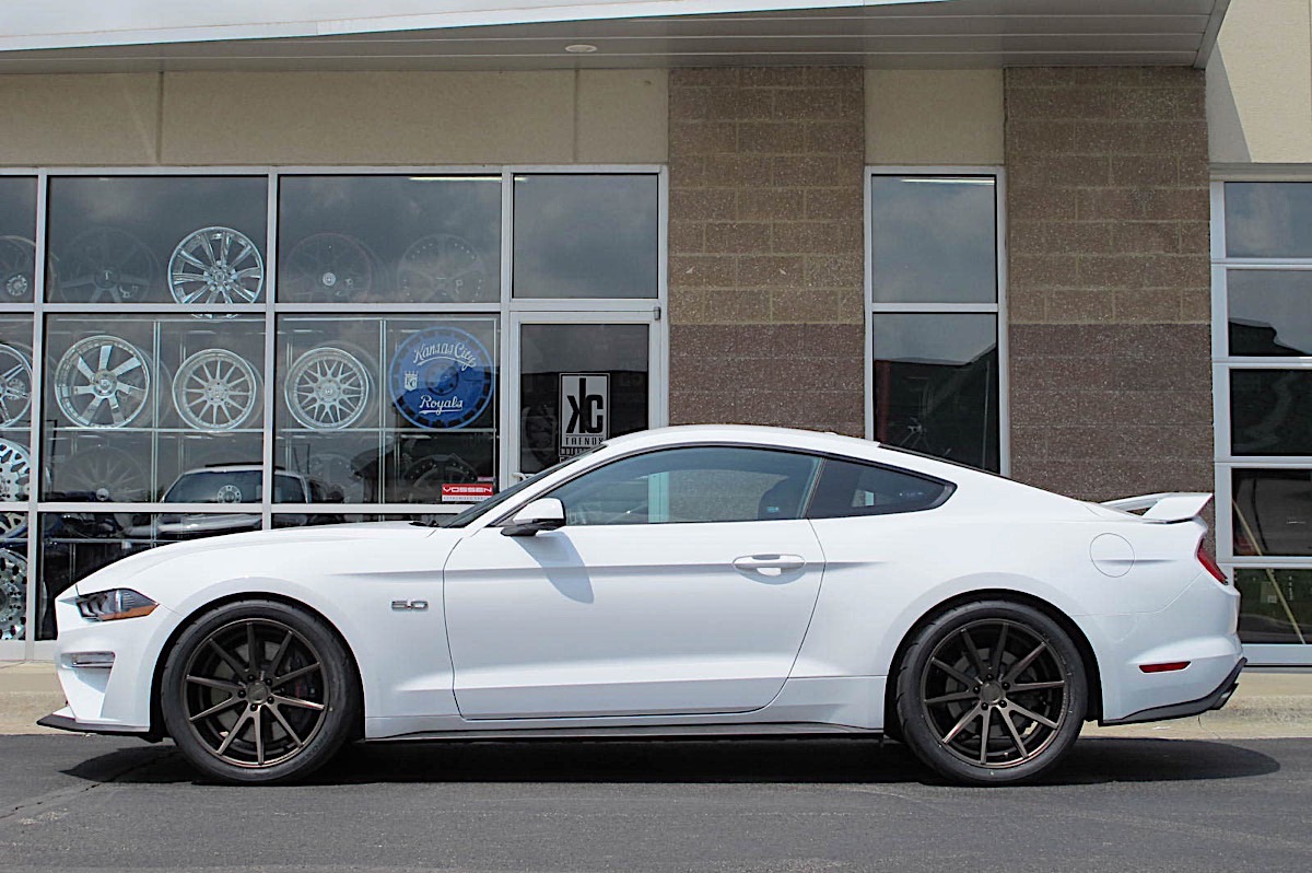 Ford Mustang with Vossen Hybrid Forged VFS-1